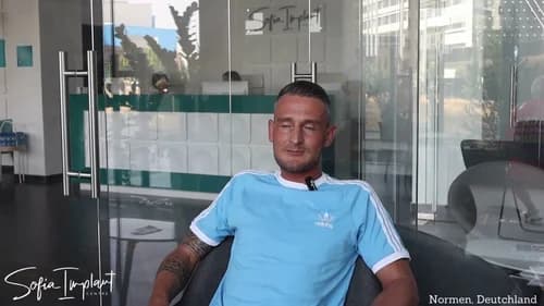 Symbolbild: Person mit strahlendem Lächeln